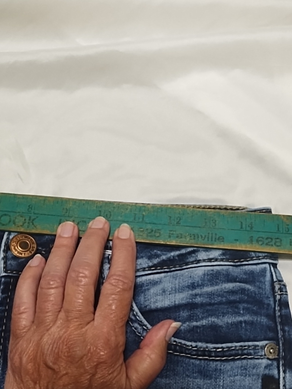 Silver Jeans Suki Capri jeans with cuffs. W28 (00) L22.5 - Picture 7 of 7